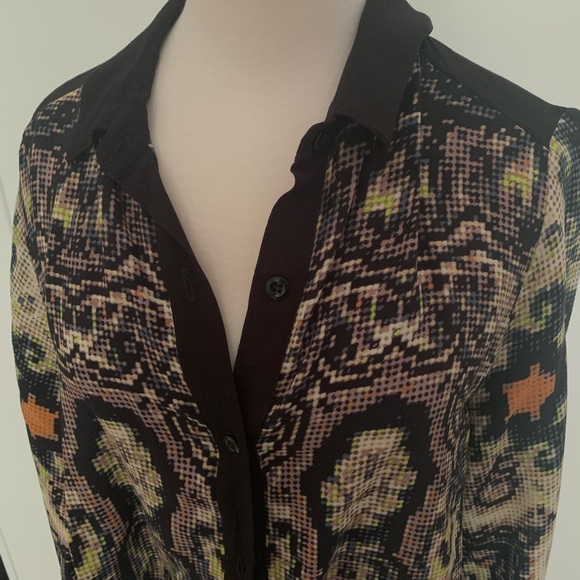 Gorgeous Abstract Pattern Top - Large - EUC - Picture 2 of 4